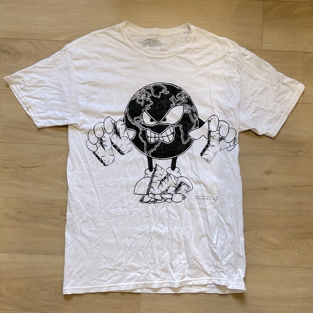 World  Wide Youth Graphic Tee - Size Medium